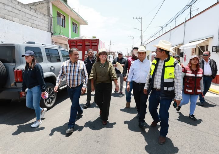 Ecatepec rehabilita calles e instala más de mil luminarias en Santo Tomás Chiconautla Ecatepec rehabilita calles e instala más de mil luminarias en Santo Tomás Chiconautla