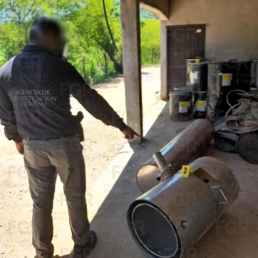 FGR asegura más de 55 toneladas y 30 mil litros de precursores químicos en cateo realizado en Durango