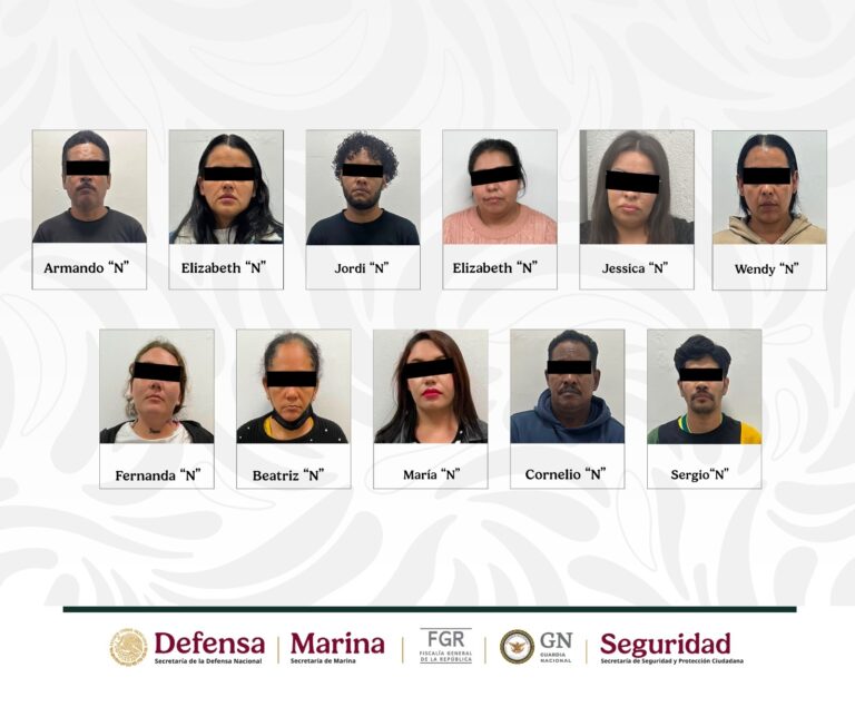 Detienen a 11 pasajeros con 165 kilos de presunta cocaína en el Aeropuerto de Tijuana Detienen a 11 pasajeros con 165 kilos de presunta cocaína en el Aeropuerto de Tijuana