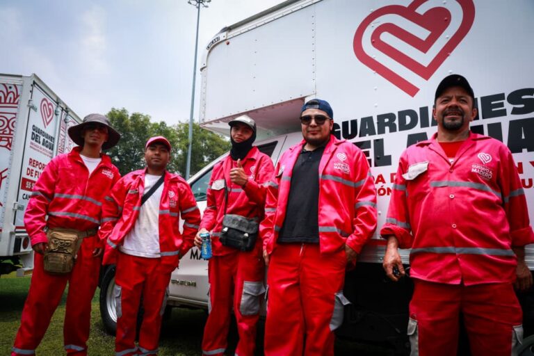 GAM crea a los “Guardianes del Agua” para reparar fugas en menos de 24 horas en Cuautepec GAM crea a los “Guardianes del Agua” para reparar fugas en menos de 24 horas en Cuautepec