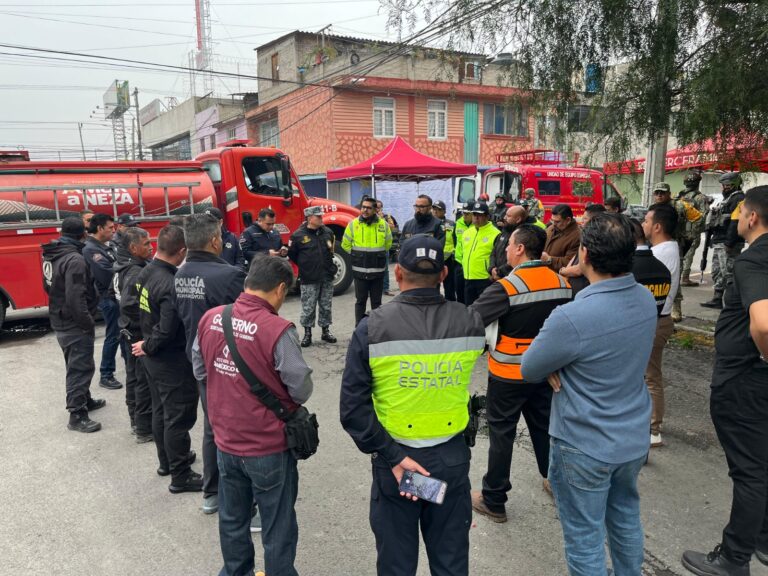 Descartan riesgo de explosión por fuga de gas natural en Nezahualcóyotl; mantienen evacuación preventiva de 150 familias Descartan riesgo de explosión por fuga de gas natural en Nezahualcóyotl; mantienen evacuación preventiva de 150 familias
