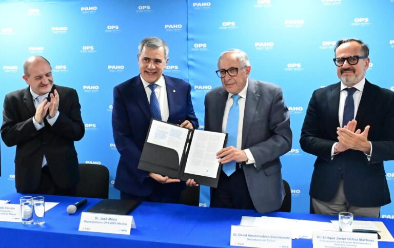 México y la OPS/OMS firman estrategia para fortalecer el sistema de salud y avanzar hacia la cobertura universal