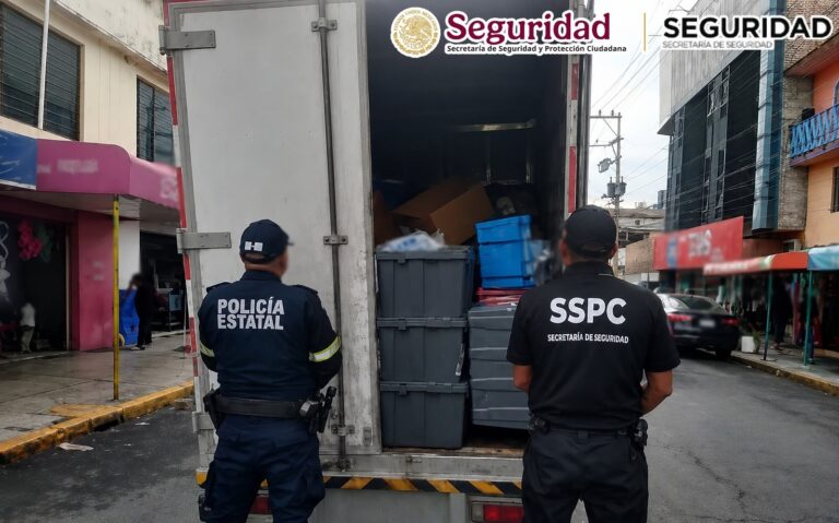 Recuperan en Chalco cargamento de medicamentos valuado en 2.5 millones de pesos y dos vehículos robados. Recuperan en Chalco cargamento de medicamentos valuado en 2.5 millones de pesos y dos vehículos robados.