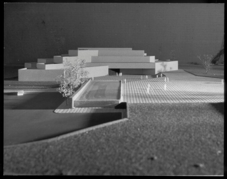 Museo Tamayo celebra 45 años con una muestra que revela la historia y visión arquitectónica de su emblemático edificio Museo Tamayo celebra 45 años con una muestra que revela la historia y visión arquitectónica de su emblemático edificio
