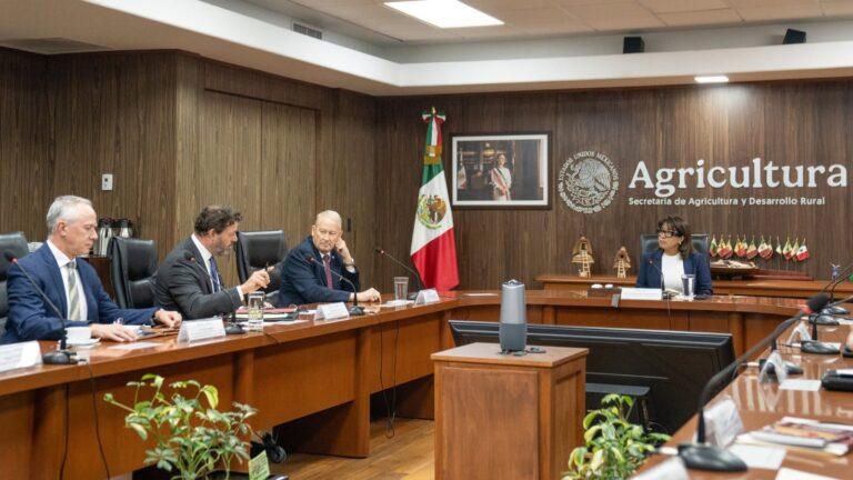 México y Estados Unidos refuerzan estrategia binacional para erradicar el gusano barrenador del ganado