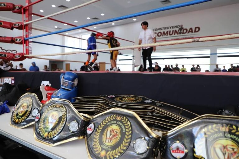 Más de 130 niñas, niños y adolescentes suben al ring en torneo que impulsa nuevos talentos del boxeo en Álvaro Obregón