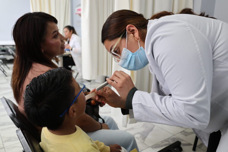 Huixquilucan ofrece certificados médicos a 40 pesos por regreso a clases; suma más de 4 mil 800 expedidos