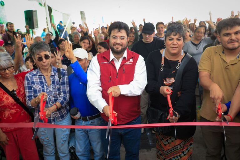 Naucalpan busca revertir rezago en colonias; entrega nueva vialidad de concreto hidráulico en El Molinito