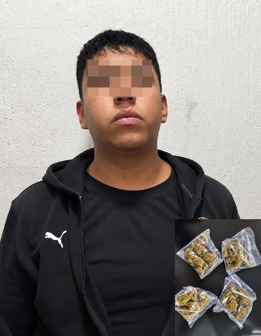 Persecución en Tlalnepantla termina con un detenido y presunta marihuana asegurada