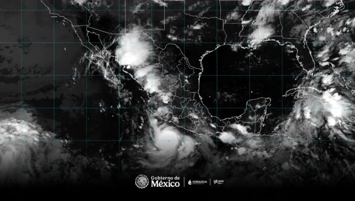 Huracán Polo alcanza categoría 4; activa vigilancia desde Guerrero hasta Colima