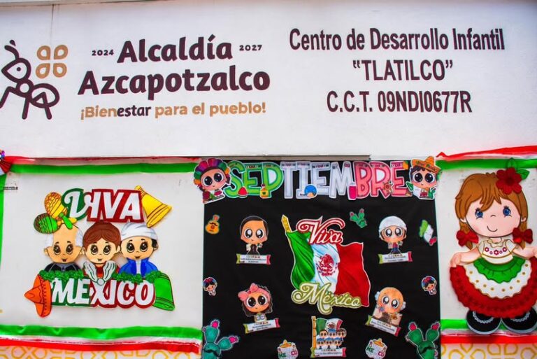 Entrega de material didáctico destinado a los 14 Centros de Desarrollo Infantil (CENDI) de Azcapotzalco.