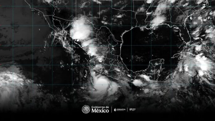 Huracán Polo alcanza categoría 4; activa vigilancia desde Guerrero hasta Colima