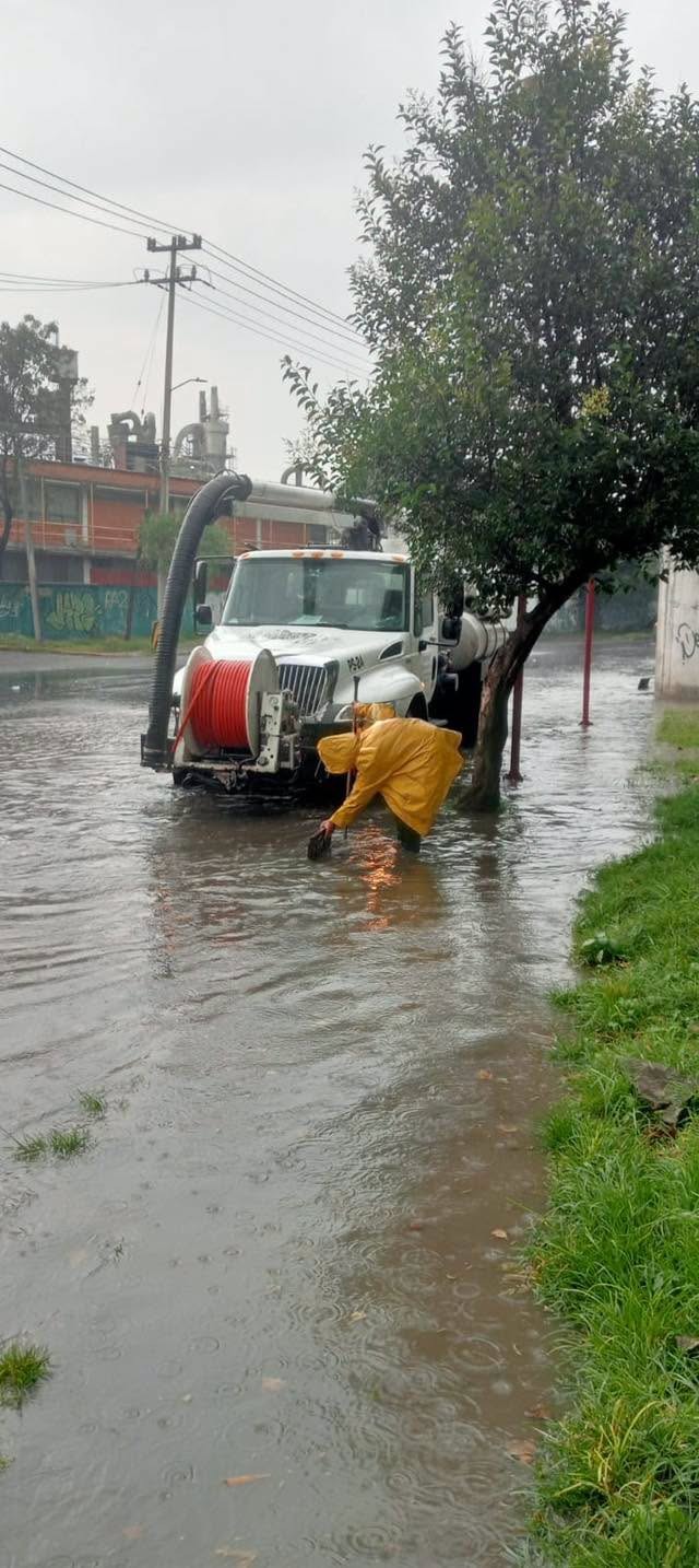 Lluvias en Tlalnepantla movilizan cuadrillas para atender encharcamientos y vigilar cárcamos