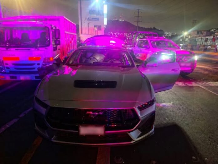 Recuperan en Tlalnepantla automóvil robado con violencia y lo devuelven a su dueño
