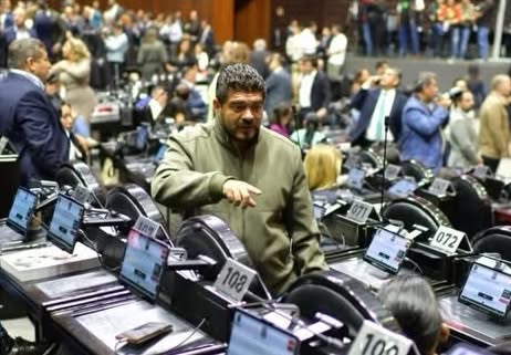 Hallan sin vida al diputado federal Zenyazen Escobar dentro de un vehículo en Veracruz