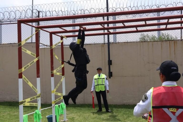 Policías de Tlalnepantla ponen a prueba habilidades tácticas en torneo estatal
