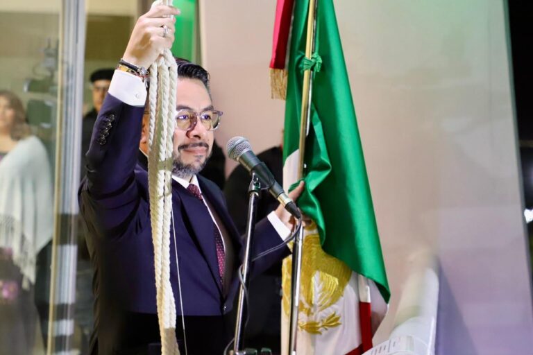 Más de 20 mil personas celebran el Grito en Cuautitlán Izcalli al ritmo de El Recodo Más de 20 mil personas celebran el Grito en Cuautitlán Izcalli al ritmo de El Recodo