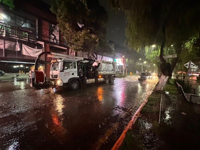 Tlalnepantla despliega operativo para atender encharcamientos provocados por las lluvias Tlalnepantla despliega operativo para atender encharcamientos provocados por las lluvias