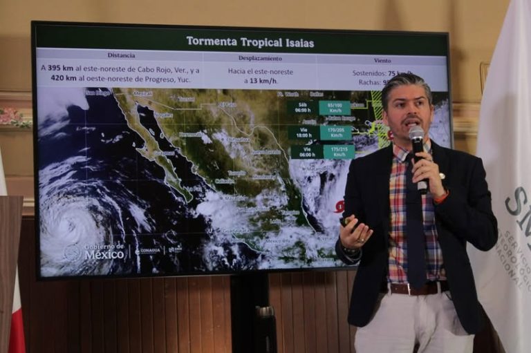 Huracán Rachel se enfila hacia Baja California; prevén que toque tierra el sábado