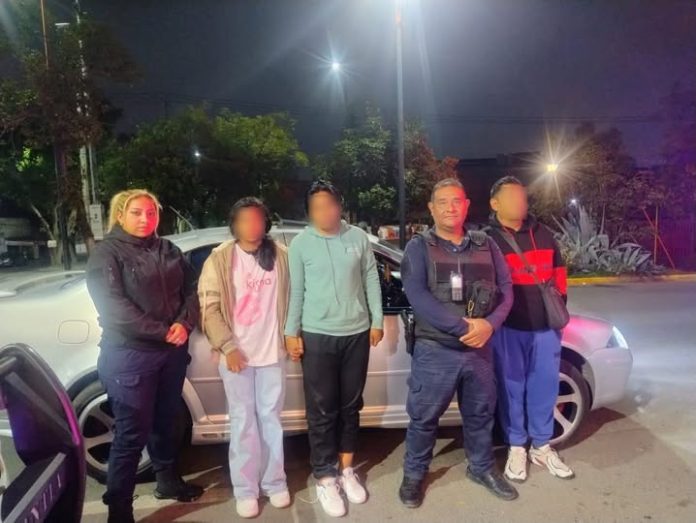 Localizan en Tlalnepantla a adolescente de 13 años y la reúnen con su familia