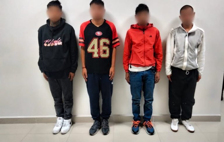 Detienen a cuatro hombres en Naucalpan tras agresión a mando policial durante operativo