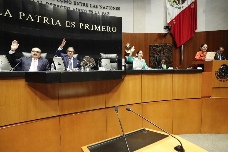 Senado avala clave única para inmuebles; oposición advierte riesgos para municipios Senado avala clave única para inmuebles; oposición advierte riesgos para municipios