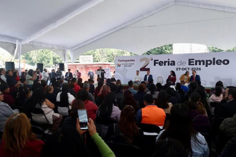 Regularizan 4 mil 500 expedientes de propiedad en Tlalnepantla; anuncian trámite para Cecilia Mora