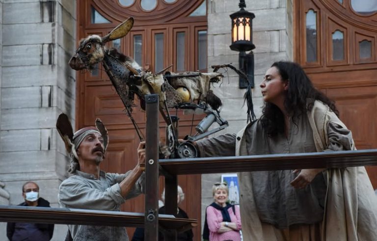 ¡Burros! llega al Centro Cultural del Bosque con teatro gratuito para toda la familia