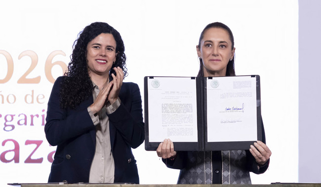 Sheinbaum firma reforma que exigirá nacionalidad única para Presidencia y gubernaturas a partir de 2028