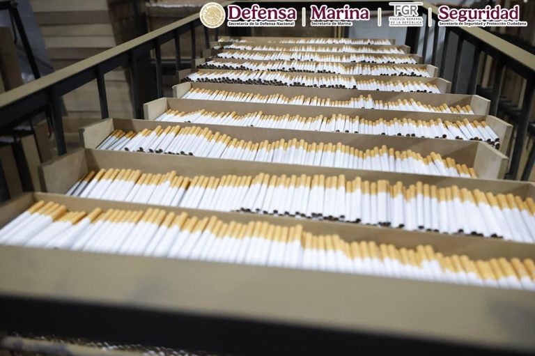 Más de dos millones de cigarros, maquinaria e insumos para su elaboración fueron localizados durante el cateo; dos de los tres detenidos son de nacionalidad canadiense. Más de dos millones de cigarros, maquinaria e insumos para su elaboración fueron localizados durante el cateo; dos de los tres detenidos son de nacionalidad canadiense.