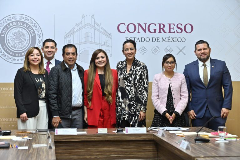Buscan regular uso de celulares y tabletas en menores de edad en Edomex; descartan prohibición Buscan regular uso de celulares y tabletas en menores de edad en Edomex; descartan prohibición
