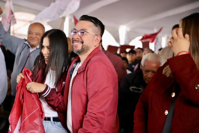 Exhiben fuerza territorial en Izcalli; miles de morenistas piden a Daniel Serrano asumir nueva encomienda política