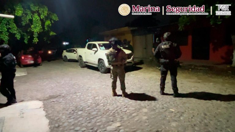 Detienen a tres en Colima durante investigación por explosión de vehículo en Coahuayana