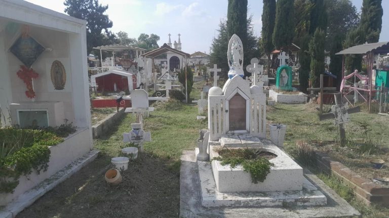 Tecámac prevé 50 mil visitantes en panteones por Día de Muertos