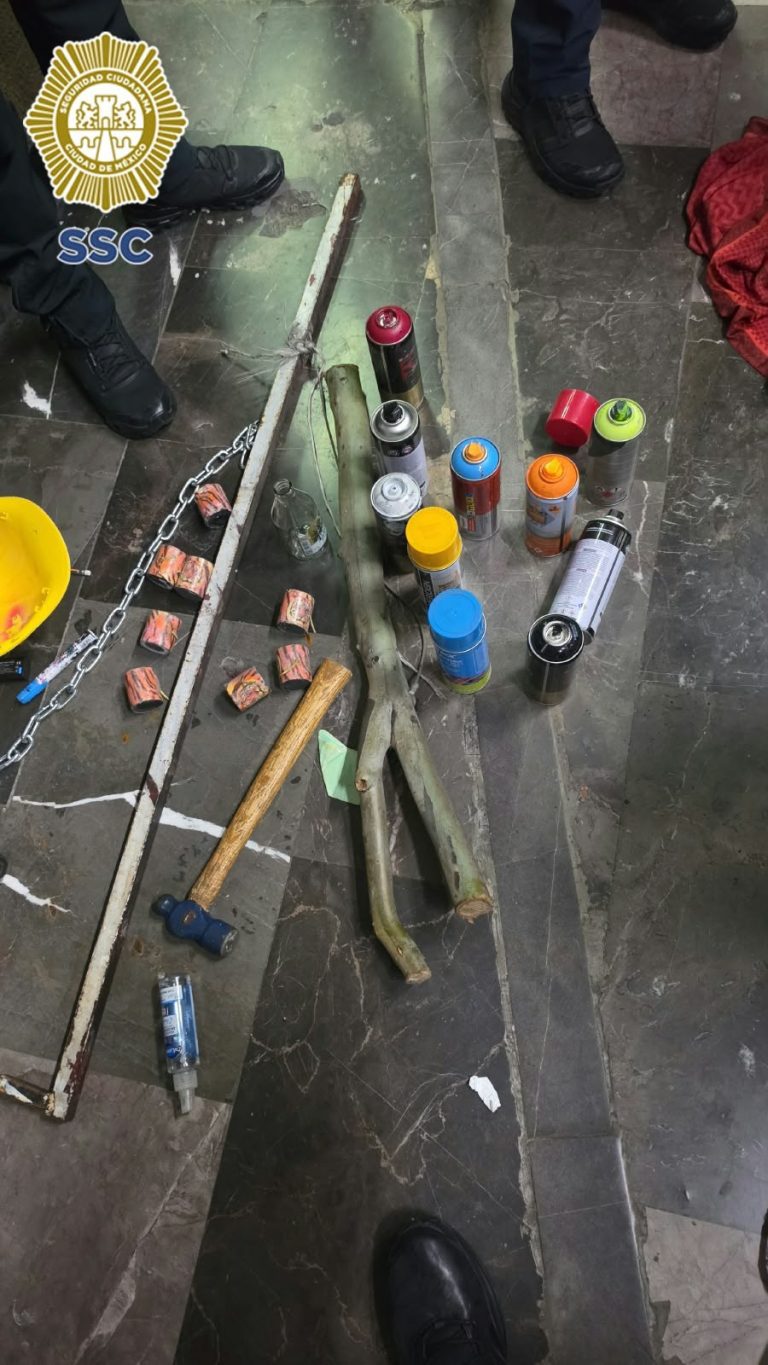 Incidentes en Metro Tlatelolco previo a marcha del 2 de octubre; SSC investiga agresión a reportero Incidentes en Metro Tlatelolco previo a marcha del 2 de octubre; SSC investiga agresión a reportero